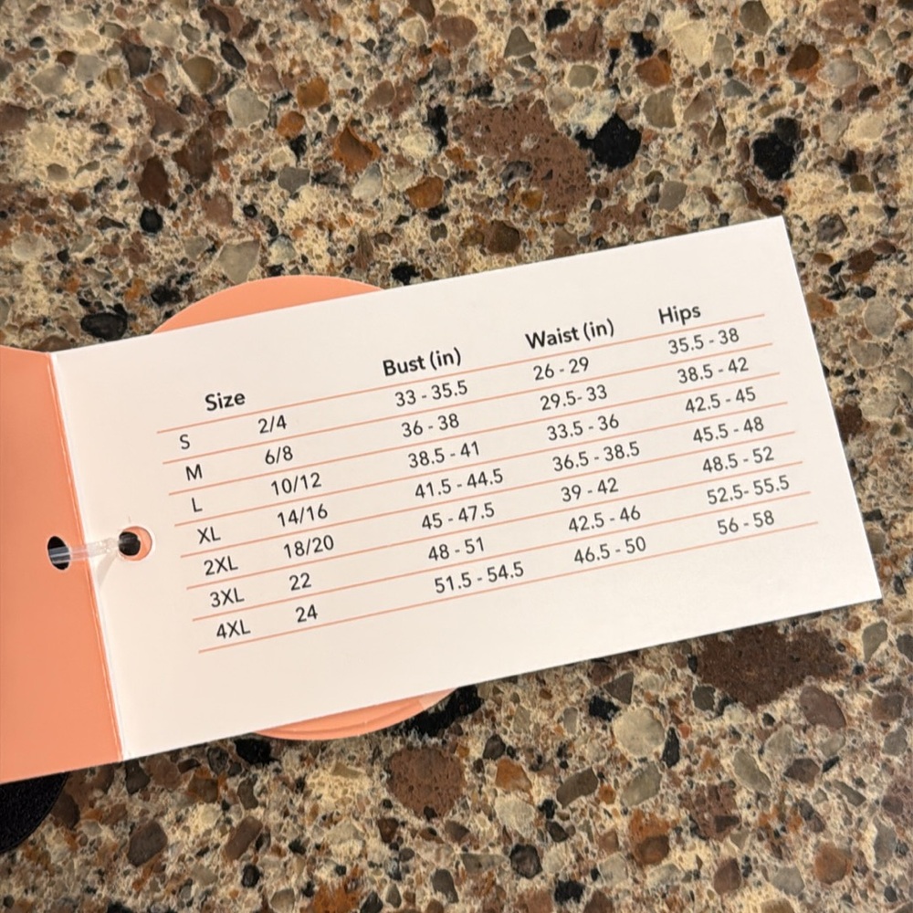 Shapermint Essentials All Day Every Day Scoop Neck Cami - Picture 5 of 5